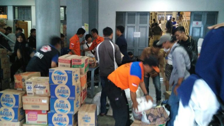 Penyampaian Bantuan Korban Bencana Banjir dan Longsor Sumedang
