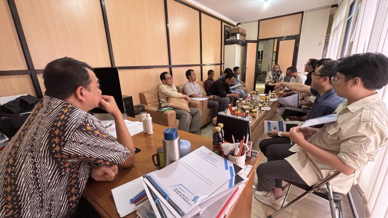 Fakultas Teknologi Informasi Universitas Sebelas April Membentuk Tim Khusus Pengelola Fakultas