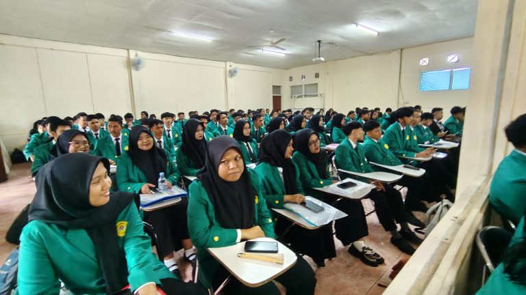 Mahasiswa Berprestasi Fakultas Teknologi Informasi Universitas Sebelas April Sumedang