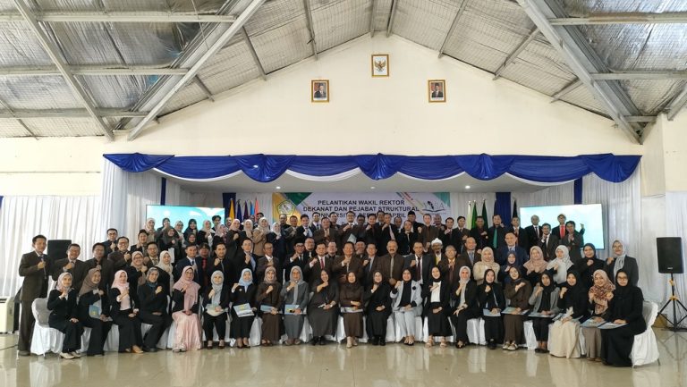 Rektor UNSAP Lantik Jajaran Wakil Rektor, Dekan dan Pejabat Struktural Periode 2025-2029
